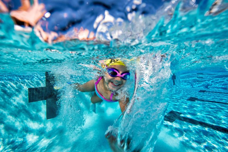 Fitness-swimming-768x511